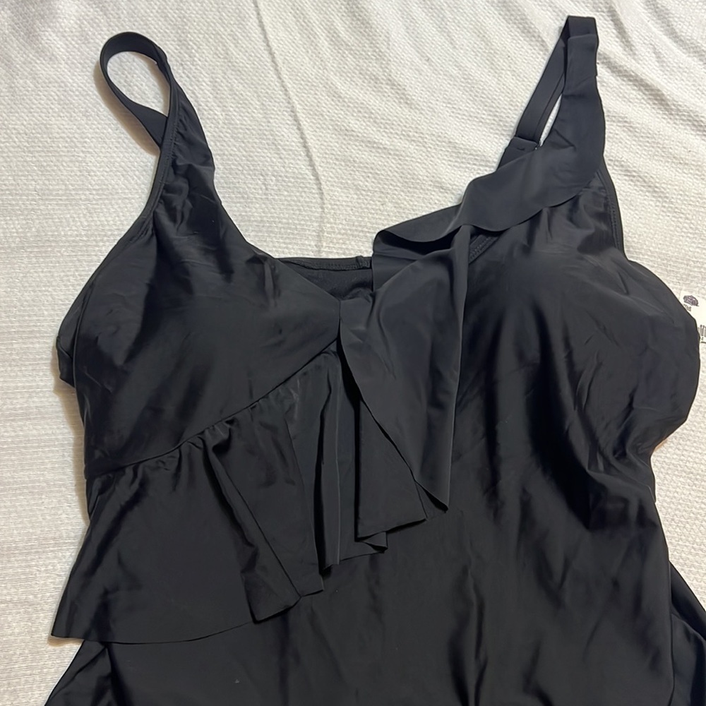 BNWT Kona Sol Ruffle Black one piece swimsuit Plus size 22W - Picture 4 of 6